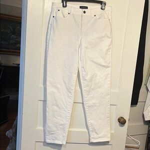 EUC Talbots Simply Flattering Women's Crisp White Straight Leg Jeans size 6